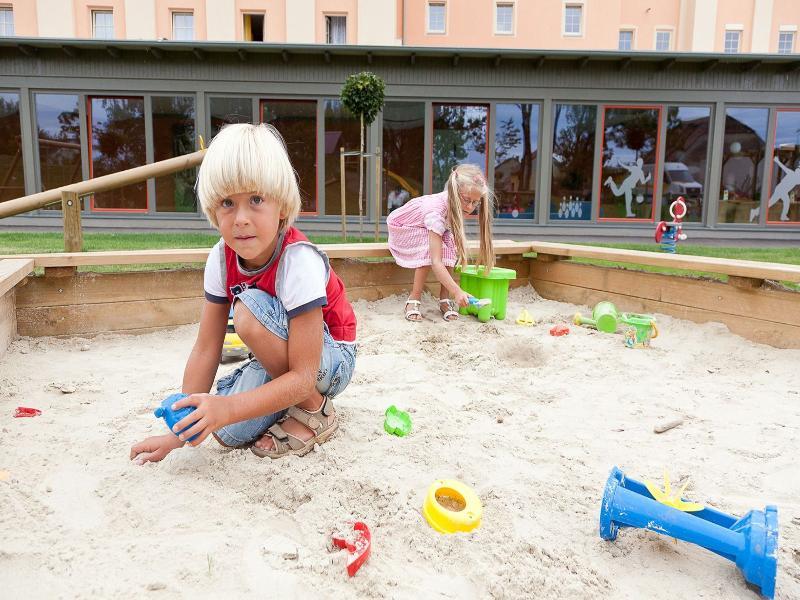 Jufa Hotel Weinviertel - Eselsmuehle Seefeld-Kadolz Zewnętrze zdjęcie